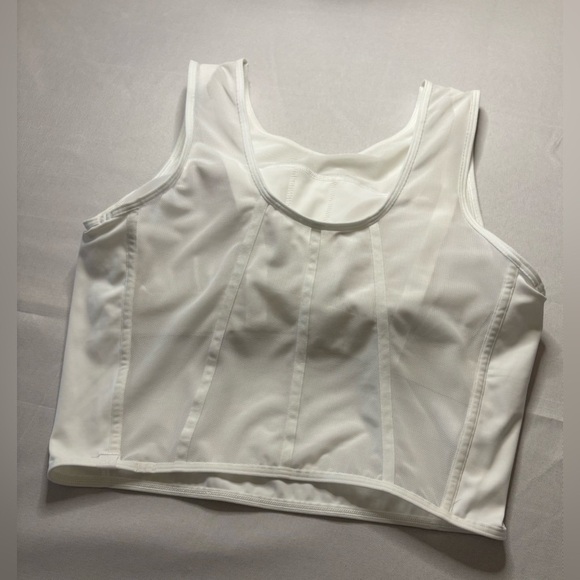 Lululemon Femme Force Crop Tank | White | Size 6 - Picture 5 of 10